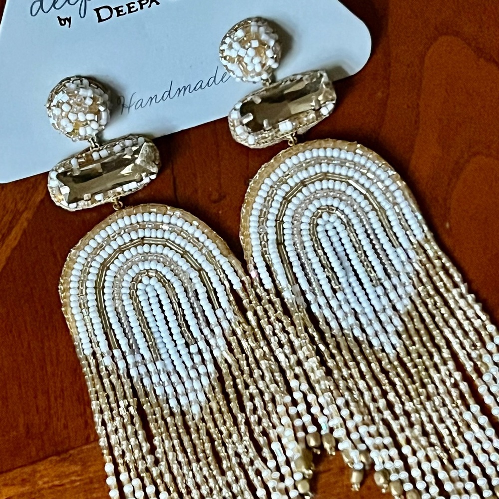 🌺🎉HP🎉🌺 NWT Deepa Gurnani Luxe Beaded Fringe Chandeliers - Picture 7 of 16